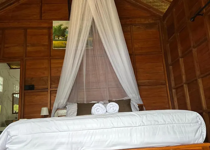 Kubu Waru Bali * Munduk